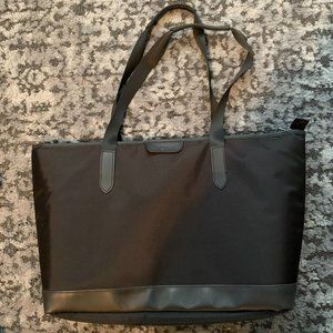 Black shoulder bag